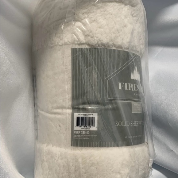 White Sherpa Throw Blanket - Picture 5 of 8